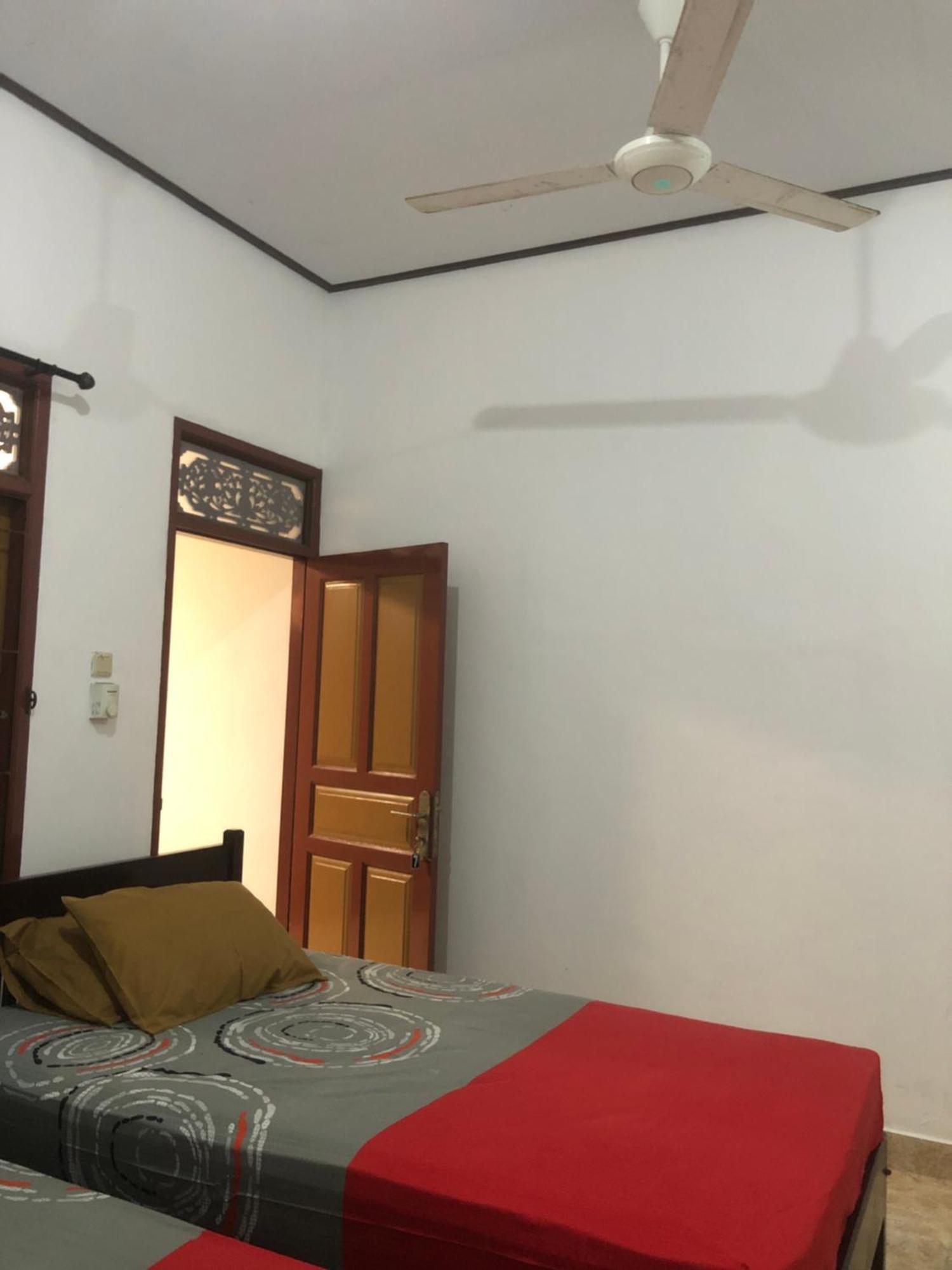 Pili Pili Homestay 6 Легиан Экстерьер фото